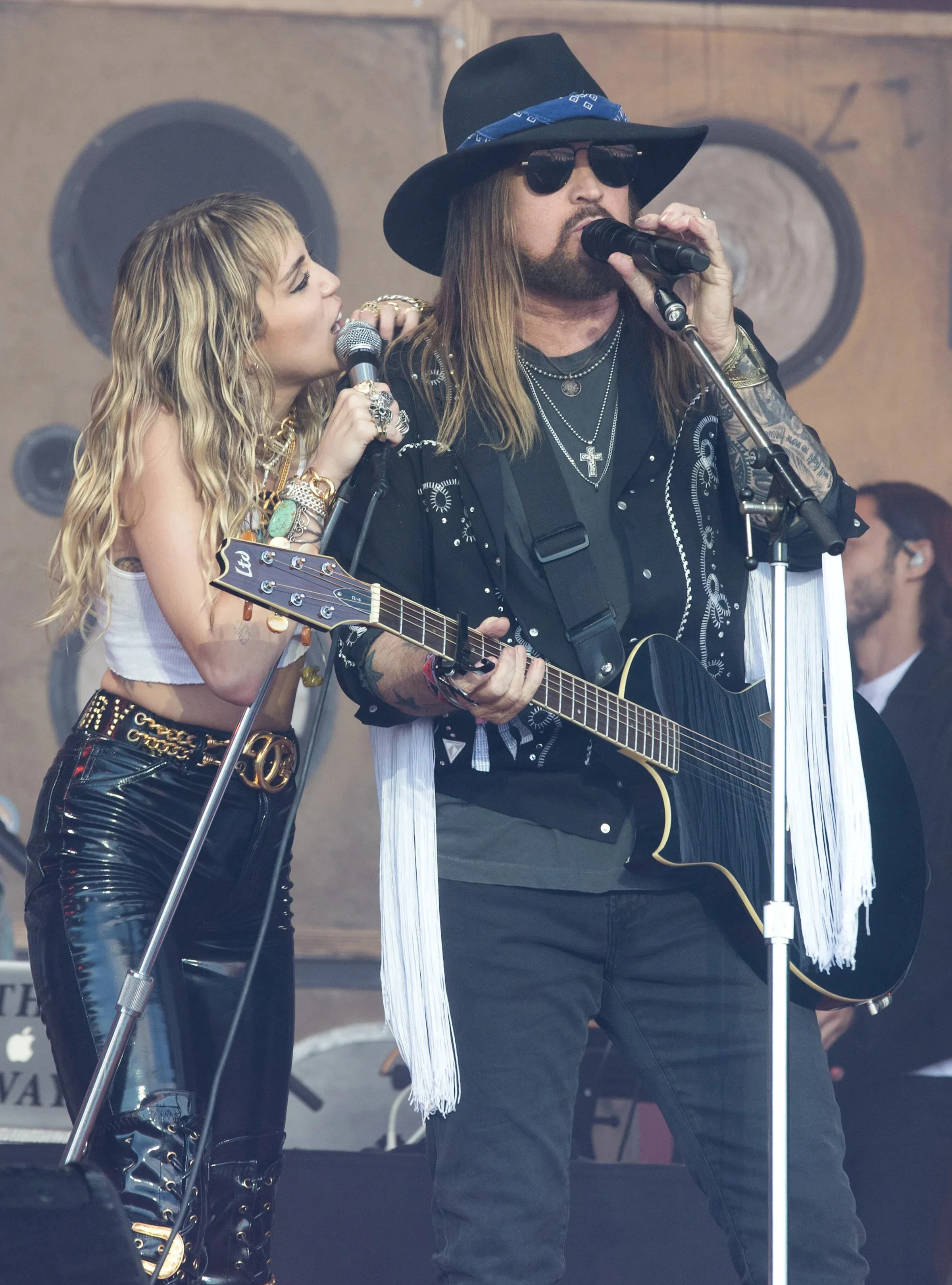 image_68d0c55869f0b After Years of Tension, Miley Cyrus Extends Olive Branch to Dad with ‘Secrets’
