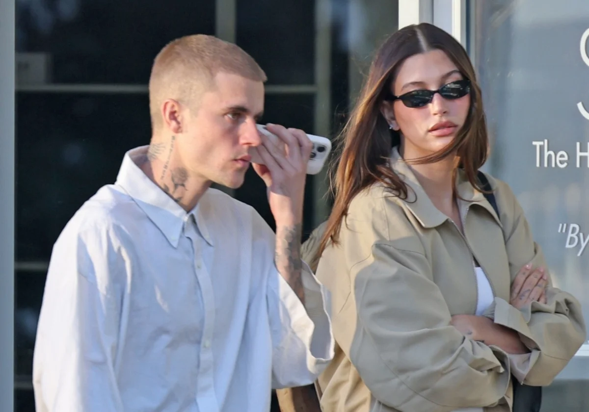 Justin Bieber’s Adorable Family Snap Wins Social Media