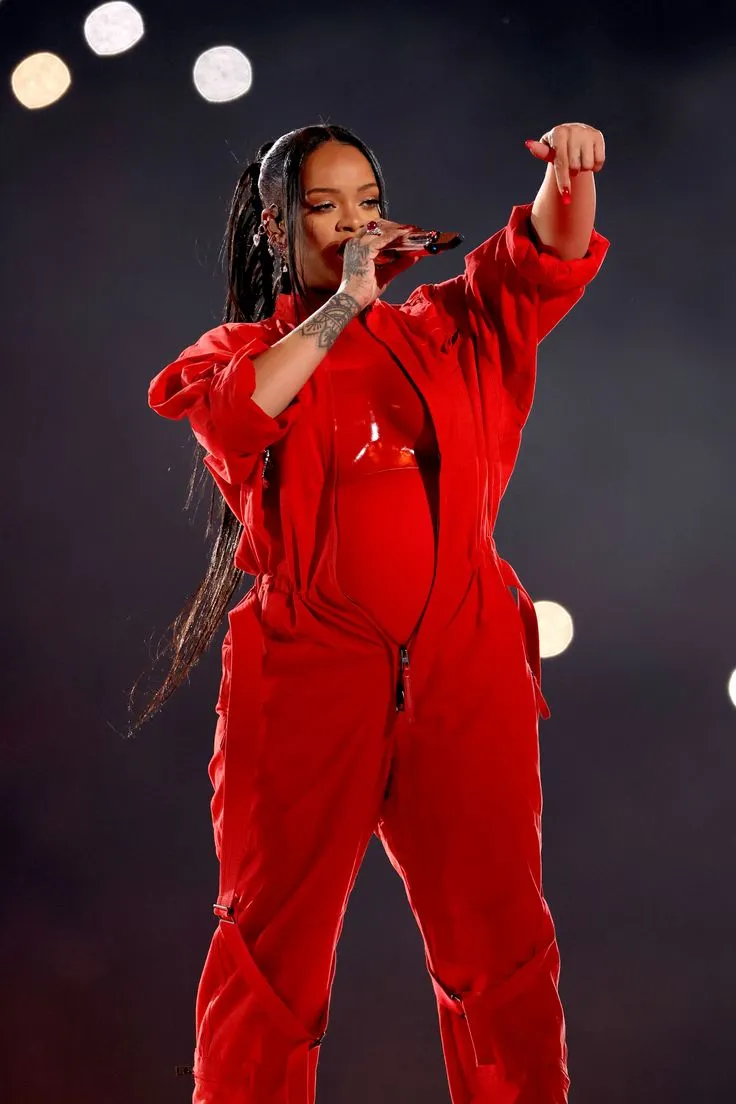 image_68d10563974ab Predictions for Super Bowl 2026: Which Queen Will Rule the Halftime Show?