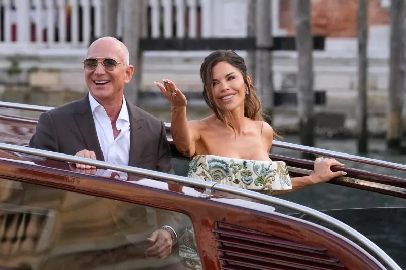 image_68d1097c52747 Tears and Tension: Lauren Sánchez Faces Jeff Bezos in Shocking Court Fight