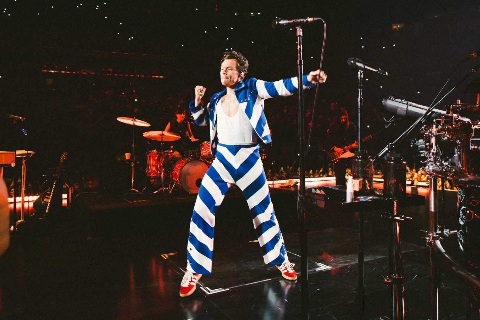 image_68d10f4557573 Harry Styles Reveals How He Beat His Own Record at the 2025 Berlin Marathon