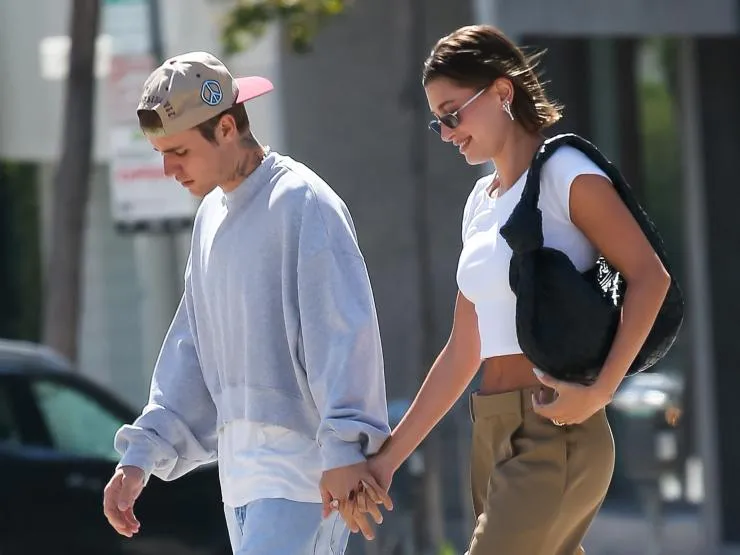 image_68d624a632cf3 He Kiss By The Pool That Shocked The Online Community Of Justin Bieber And Hailey
