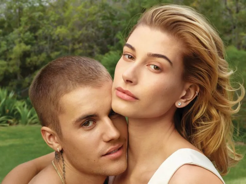 image_68d624a6592ca He Kiss By The Pool That Shocked The Online Community Of Justin Bieber And Hailey