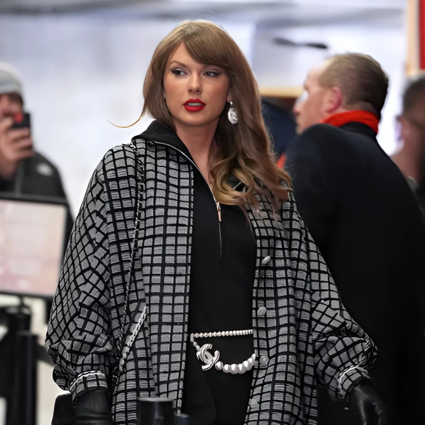 Five years of silence have been ordered in Taylor Swift’s life, exposing a secret story of obsession