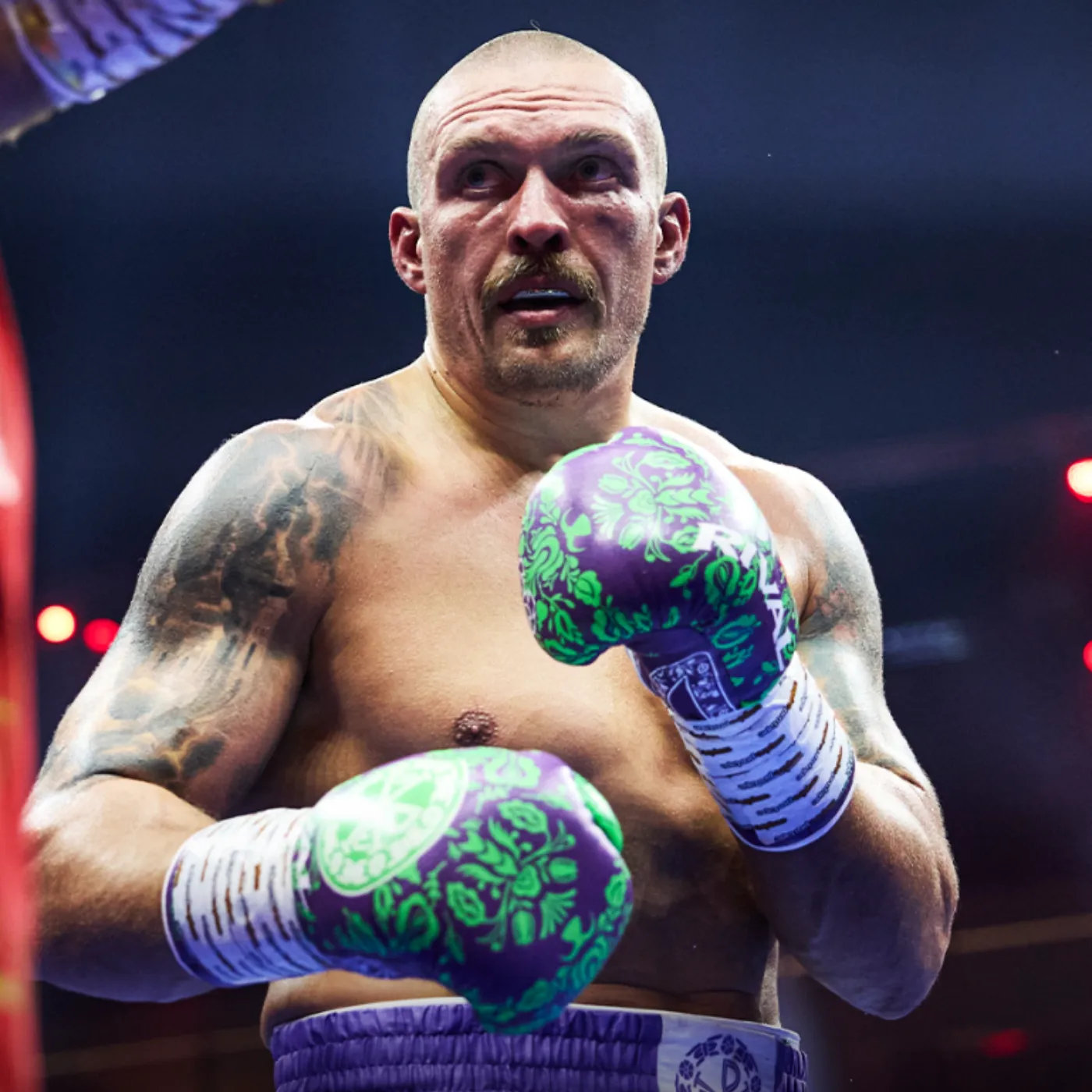 Oleksandr Usyk is suddenly at the center of a debate that fans refuse to let go