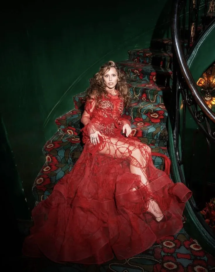 image_68d74ca5342ad Miley Cyrus’ Latest Photos Leave Fans Amazed, But the Red Dress Leaves the Strongest Impression