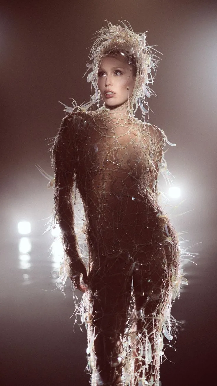 image_68d74fbd77651 Fans Debate: What Is Miley Cyrus Really Saying Through Her Bold Fashion in the New Album?