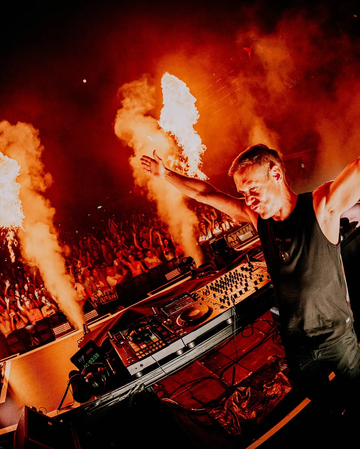 image_68d8d126e0d8f The Mockery That Sparked EDM Outrage: Antifans Take Aim at Armin van Buuren