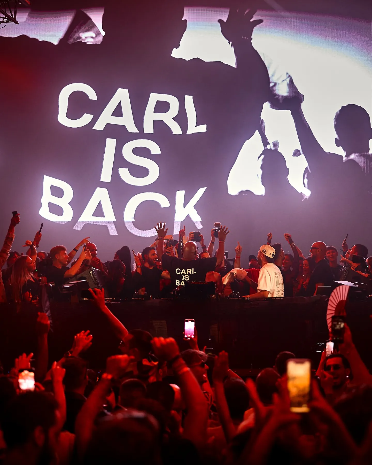 image_68d8d71da2d6b What did the fan shout that made Carl Cox freeze on stage at Ibiza 2025?