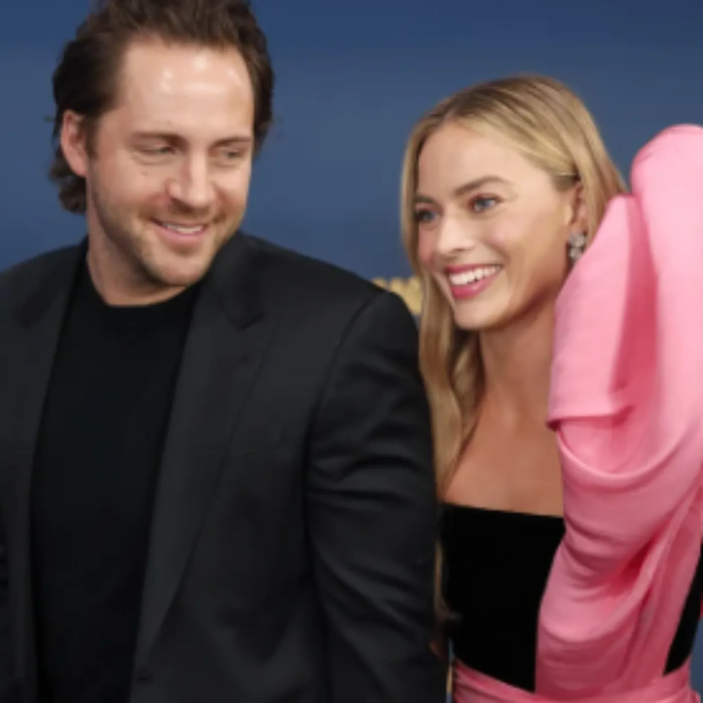 image_68d949cb7e416 Margot Robbie’s Picture-Perfect Marriage Hiding a Dramatic Secret…