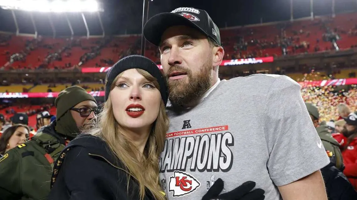 image_68da040b29758 Tension Peaks: Taylor Swift’s Last-Minute Surprise Before Travis Kelce’s Game Rocks Fans