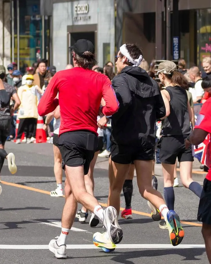 image_68da08fad63a5 Harry Styles’ Marathon Bombshell: Pop Star Breaks Sub-3 Barrier