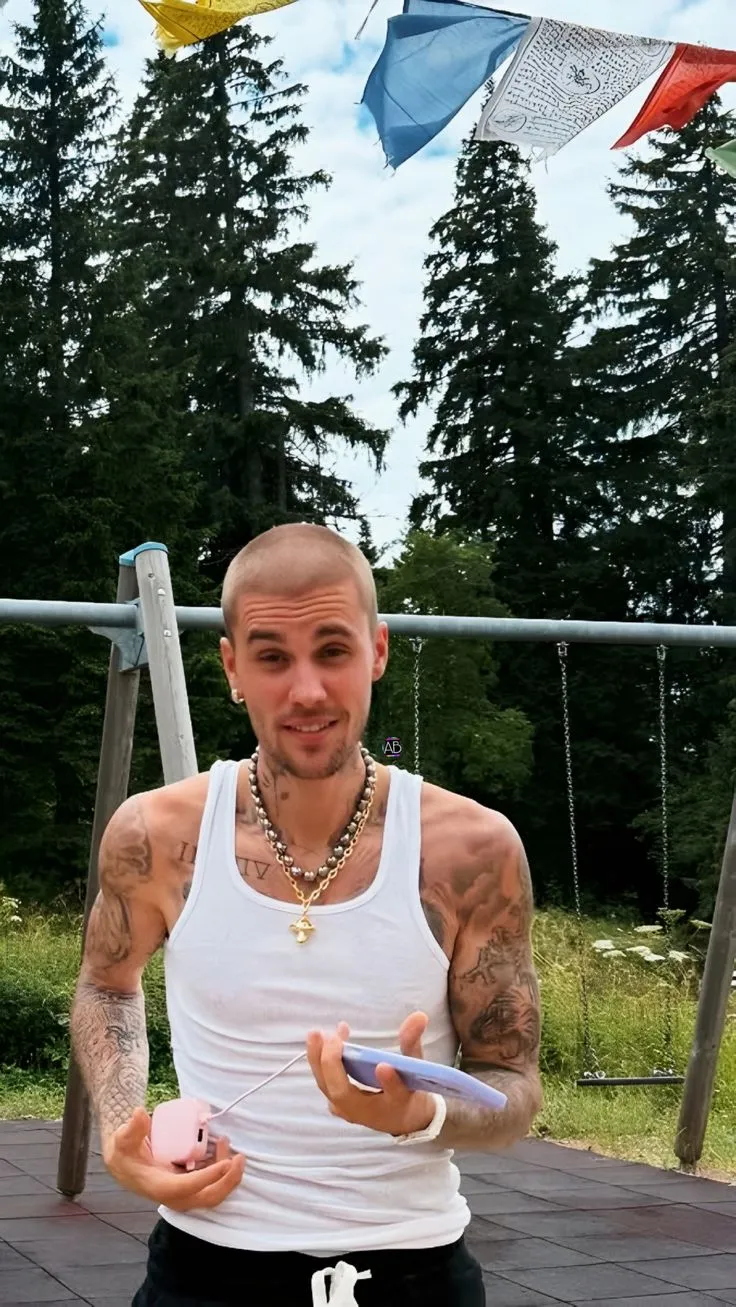 image_68da204a04061 Social Media Explodes as Justin Bieber Posts ‘I Do’ During Selena Gomez’s Wedding