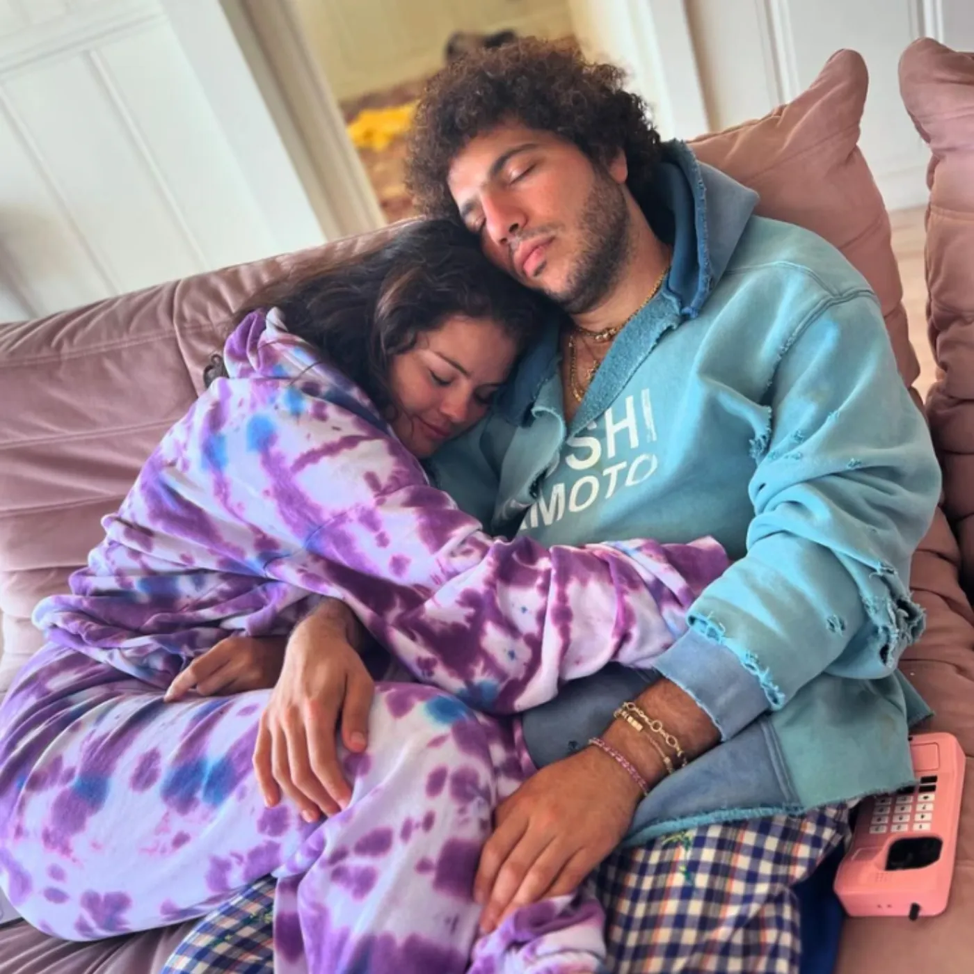 image_68db4cf76938f It Was Supposed to Be Her Happily Ever After — But the Internet Isn’t Convinced