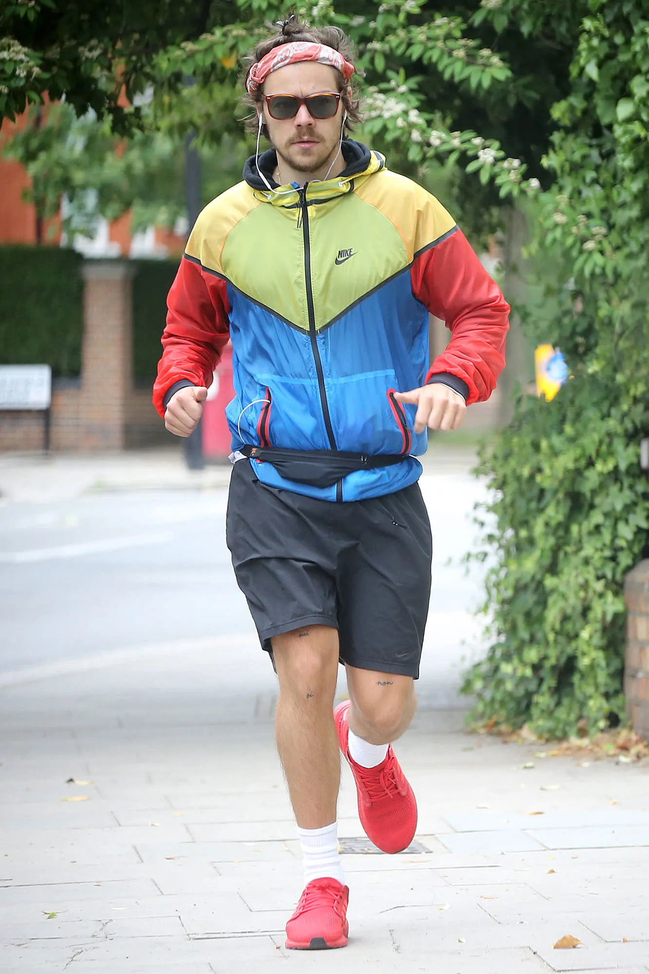 image_68db5d031bf27 Harry Styles’ Marathon Pace Has Everyone Asking: How Did He Do It?
