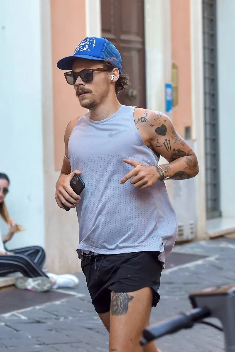 image_68db5d04288cb Harry Styles’ Marathon Pace Has Everyone Asking: How Did He Do It?