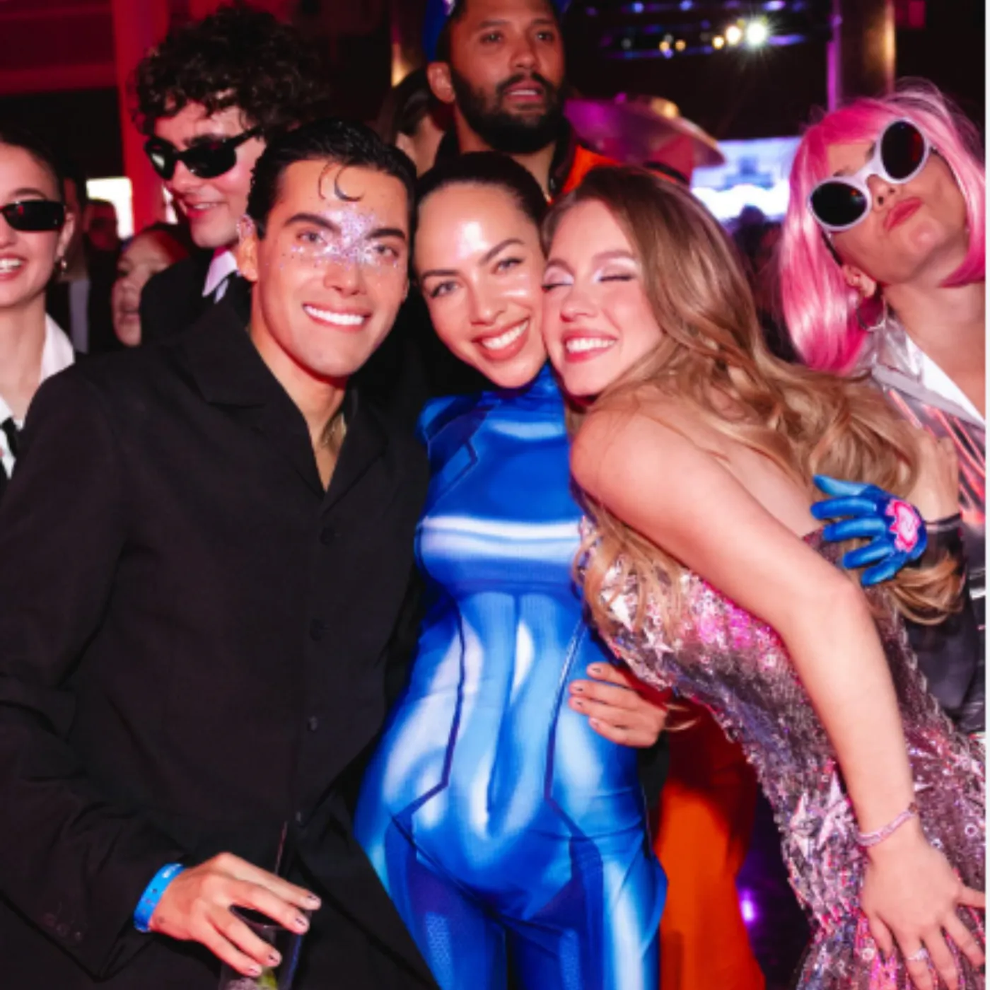 image_68db719a01a08 The Names at Sydney Sweeney’s Birthday Prove Hollywood Can’t Tear Her Down