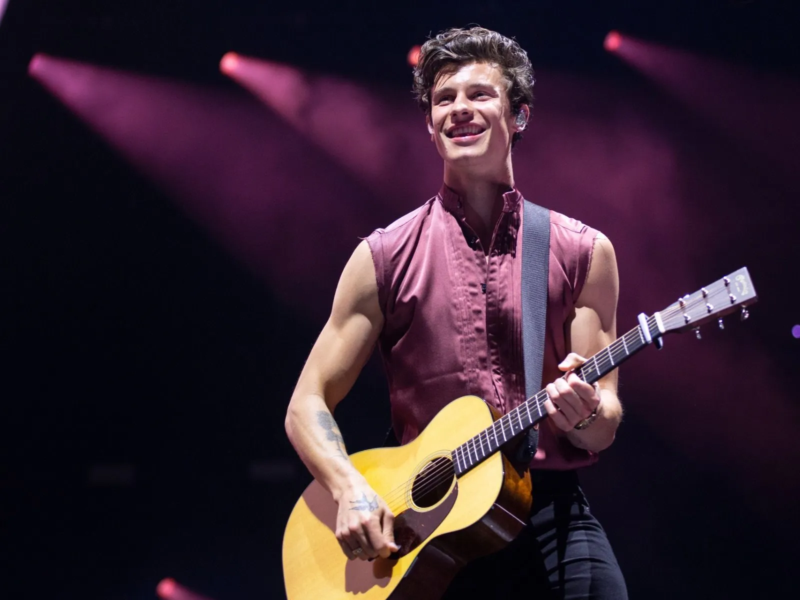 image_68db75e20e063 Shawn Mendes Suddenly Stopped His Toronto Show—What He Said Next Sparked Wild Reactions