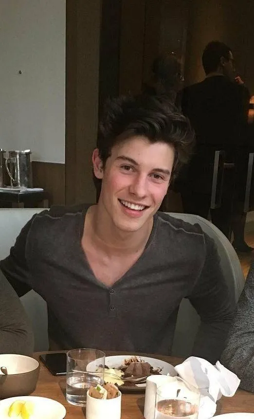 image_68db7c77cc178 What Shawn Mendes Secretly Did Inside a Small Diner in Cambridge Will Melt Your Heart