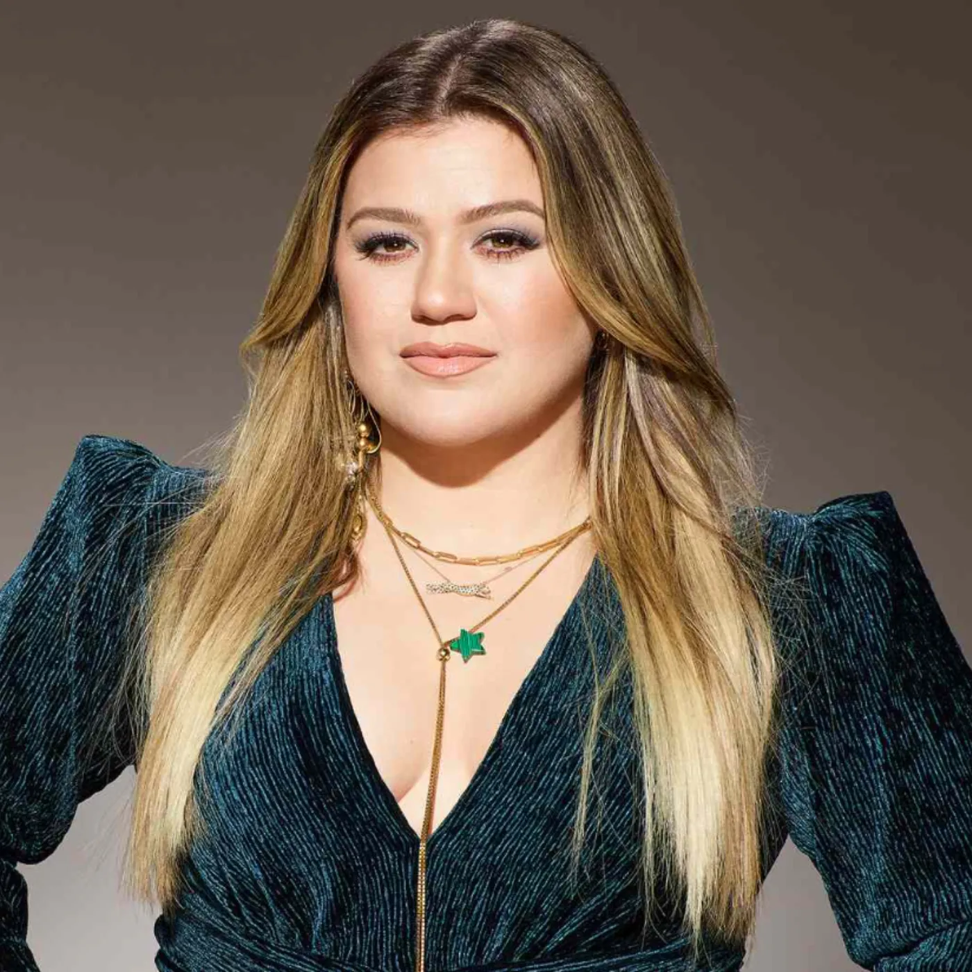 image_68db84cd9d9ef Sabrina Carpenter’s Lyrics Stayed the Same — But Kelly Clarkson’s Country Spin Changed Everything