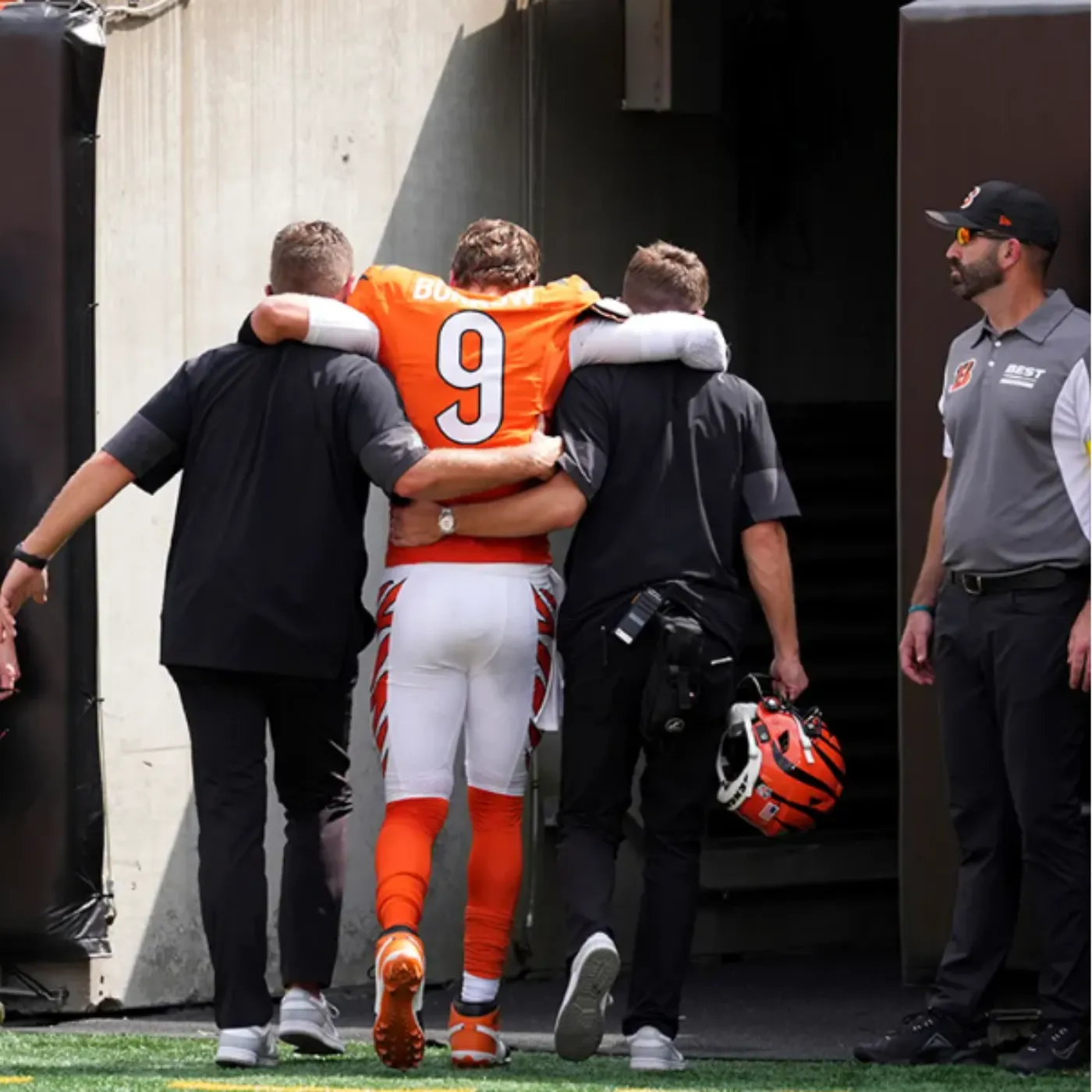image_68dba27e322d6 Joe Burrow’s Sideline Status Didn’t Stop Him — And What He Did Instead Has Everyone Talking
