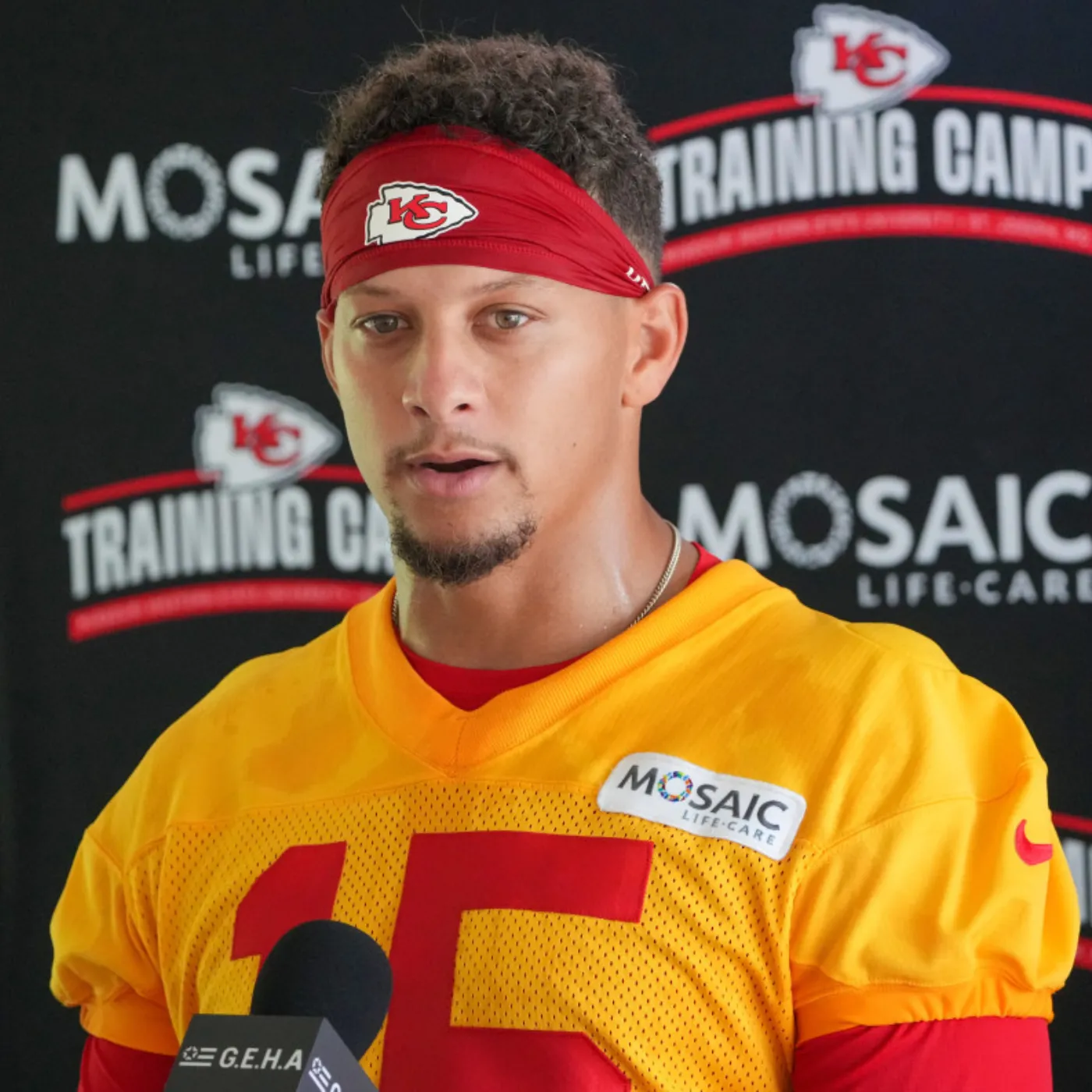 image_68dce26dc3f0e Patrick Mahomes Speaks Out After Hill’s Injury And One Subtle Detail Has Fans Asking Bigger Questions