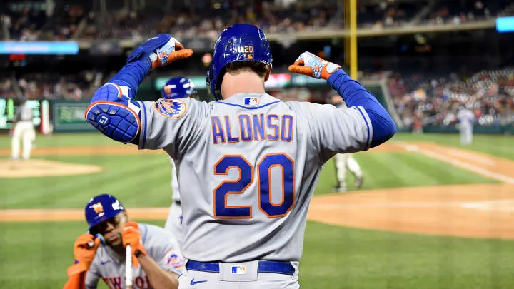 image_68ddded80d351 Big shock: Is Pete Alonso Really Willing To "Betray" The Mets To Wear A Yankees Shirt?
