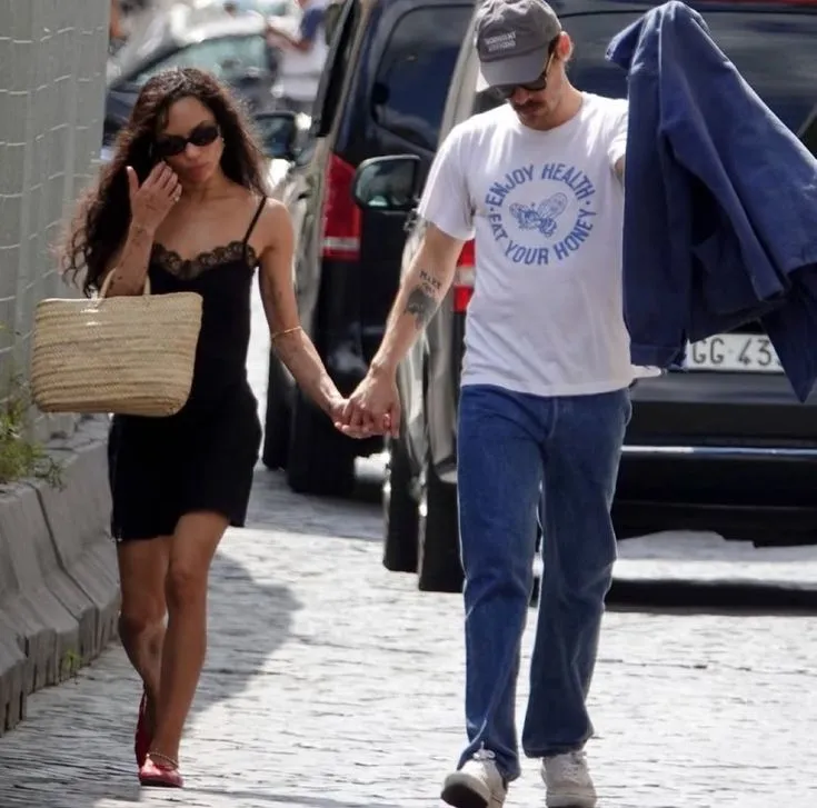 image_68df2904438ca Dream Life or Disrespect? Harry Styles’ Touch On Zoe Sparks Heated Debate Among Fans