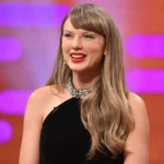 Taylor Swift Just Revealed Her Engagement Ring — And Fans Can’t Stop Noticing the Shocking Details Hiding in Plain Sight