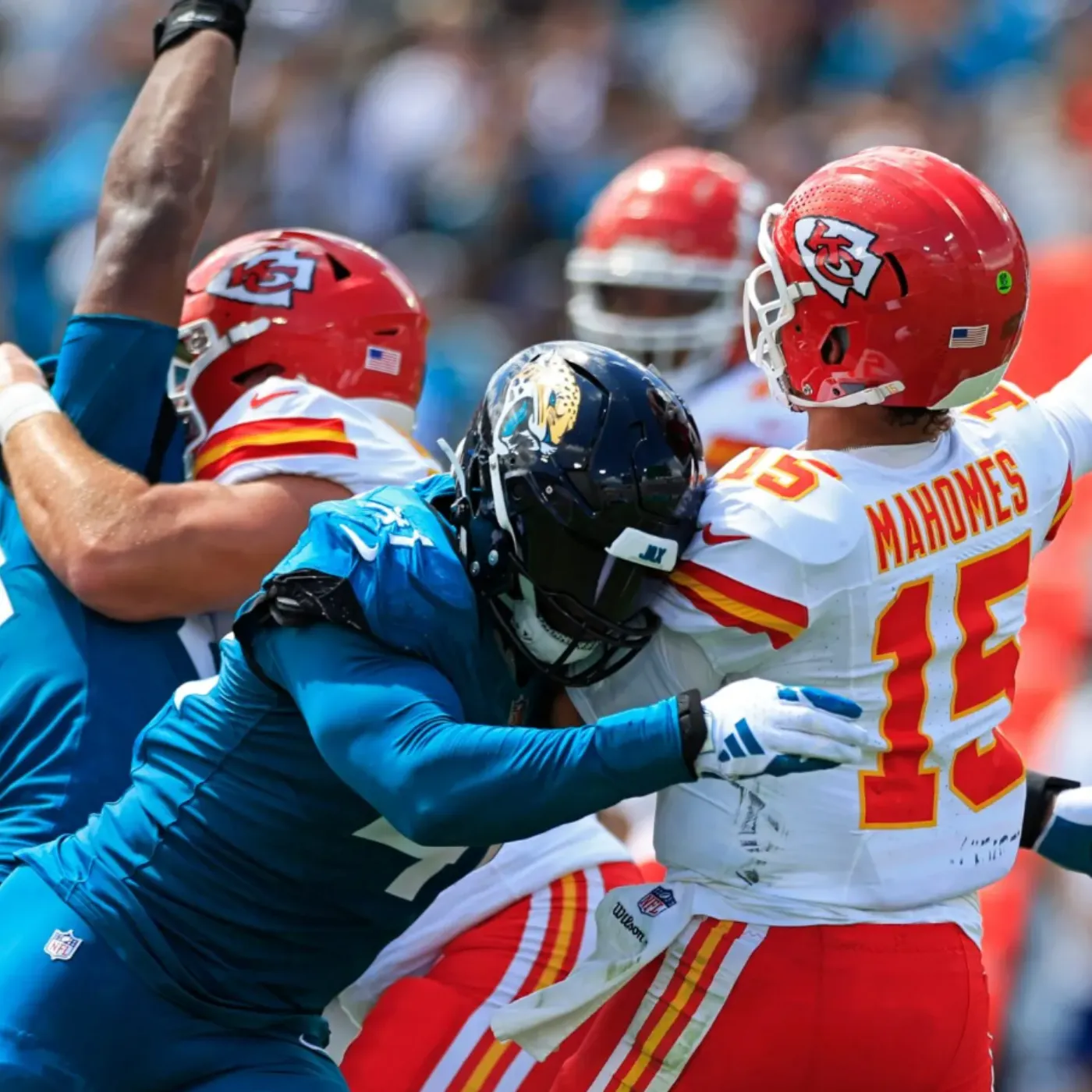 image_68df4d8f8d01d Patrick Mahomes Just Revealed How the Jaguars Turn Turnovers Into a "Dangerous Defense"