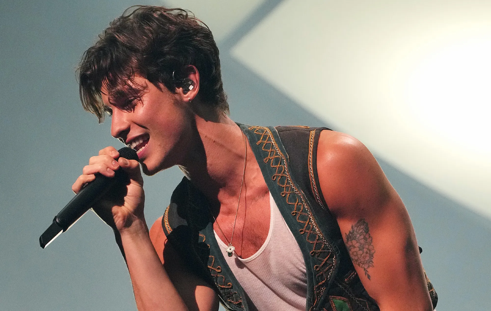 image_68df744aa0d51 Fans Can’t Stop Talking: What’s Making Shawn Mendes’ Tour So Unforgettable?