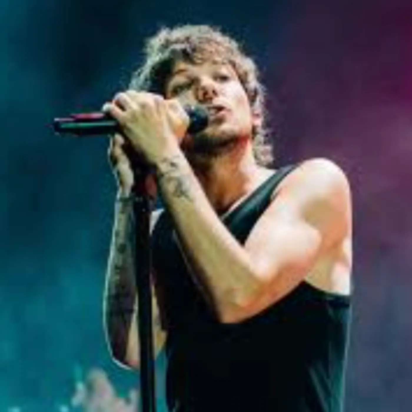 image_692ee16e52e80 Big news: Louis Tomlinson hints a song was completely ‘wiped out,’ leaving fans shaken over fears of an industry plot to silence him
