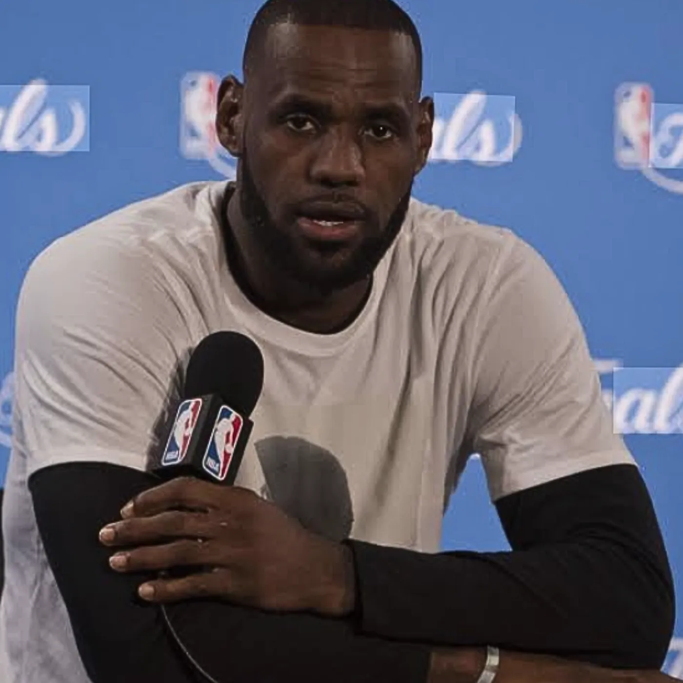 image_692f9a2ae2d4f Lakers’ Phoenix Suns Game Allegedly Manipulated – LeBron James Reveals Team Secret