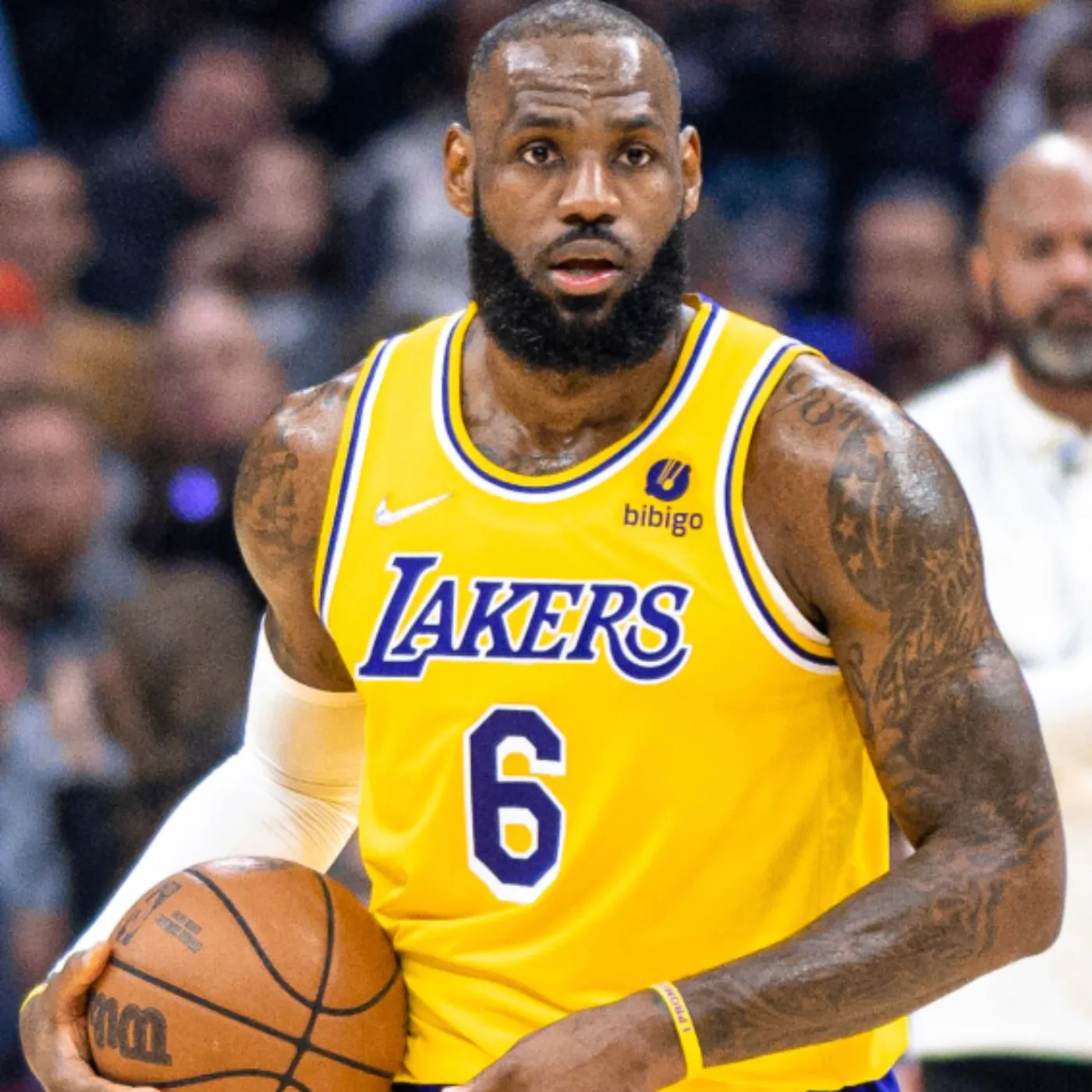 image_692fba0c357b3 “I… can’t save the Lakers anymore” - LeBron James’ shocking admission ignites a after the Lakers’ humiliating loss to the Suns
