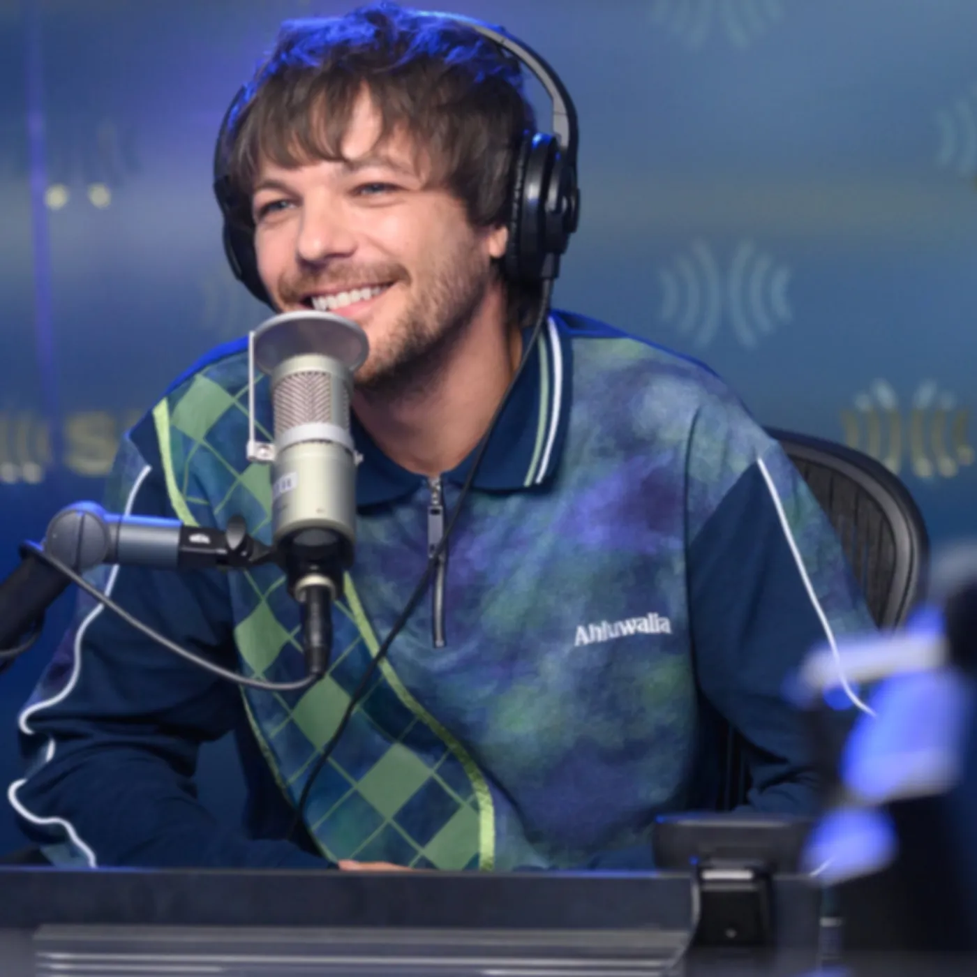 image_69302f73e1243 Louis Tomlinson reveals his plan to bring Zara McDermott home to meet his family this Christmas, Harry Styles detonates a bombshell