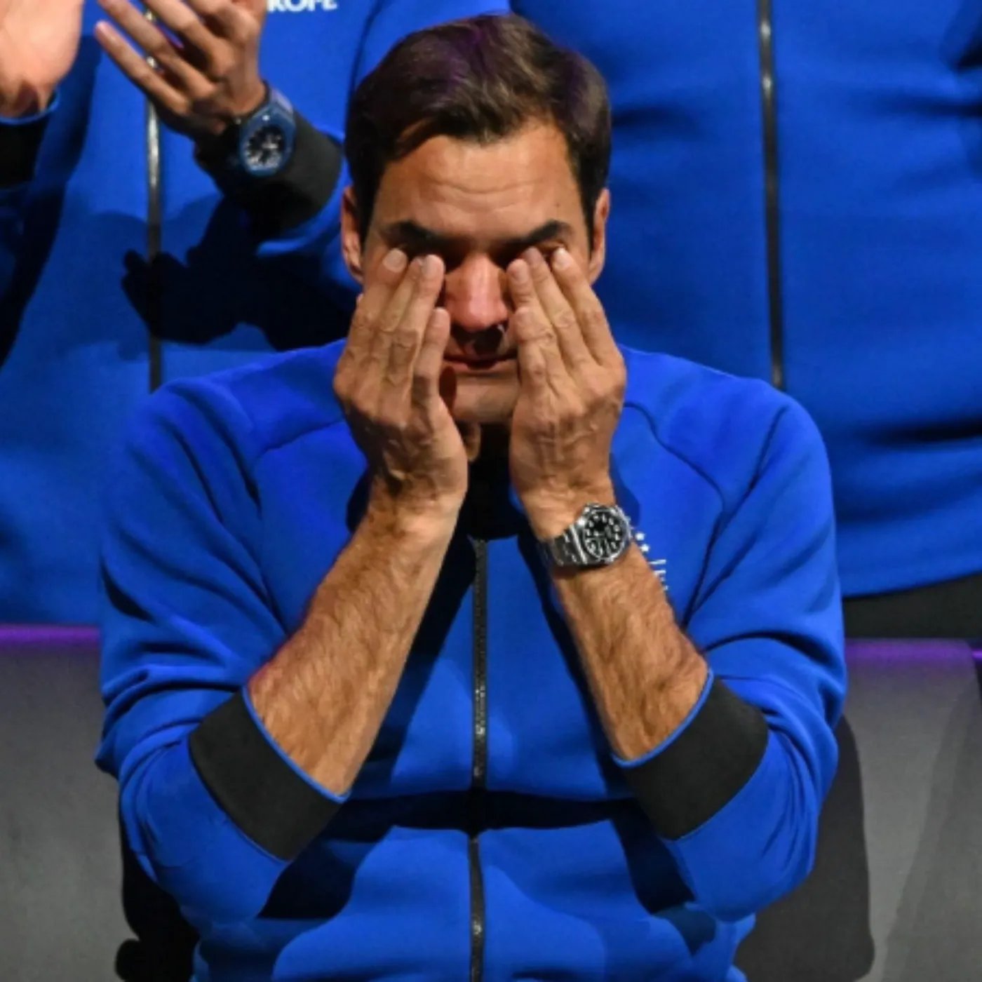 image_693693af66c7c Roger Federer Just Shined on Stage Honoring Tennis Legends — But Behind the Spotlight, Untold Secrets About His Career Shocked and Intrigued Fans