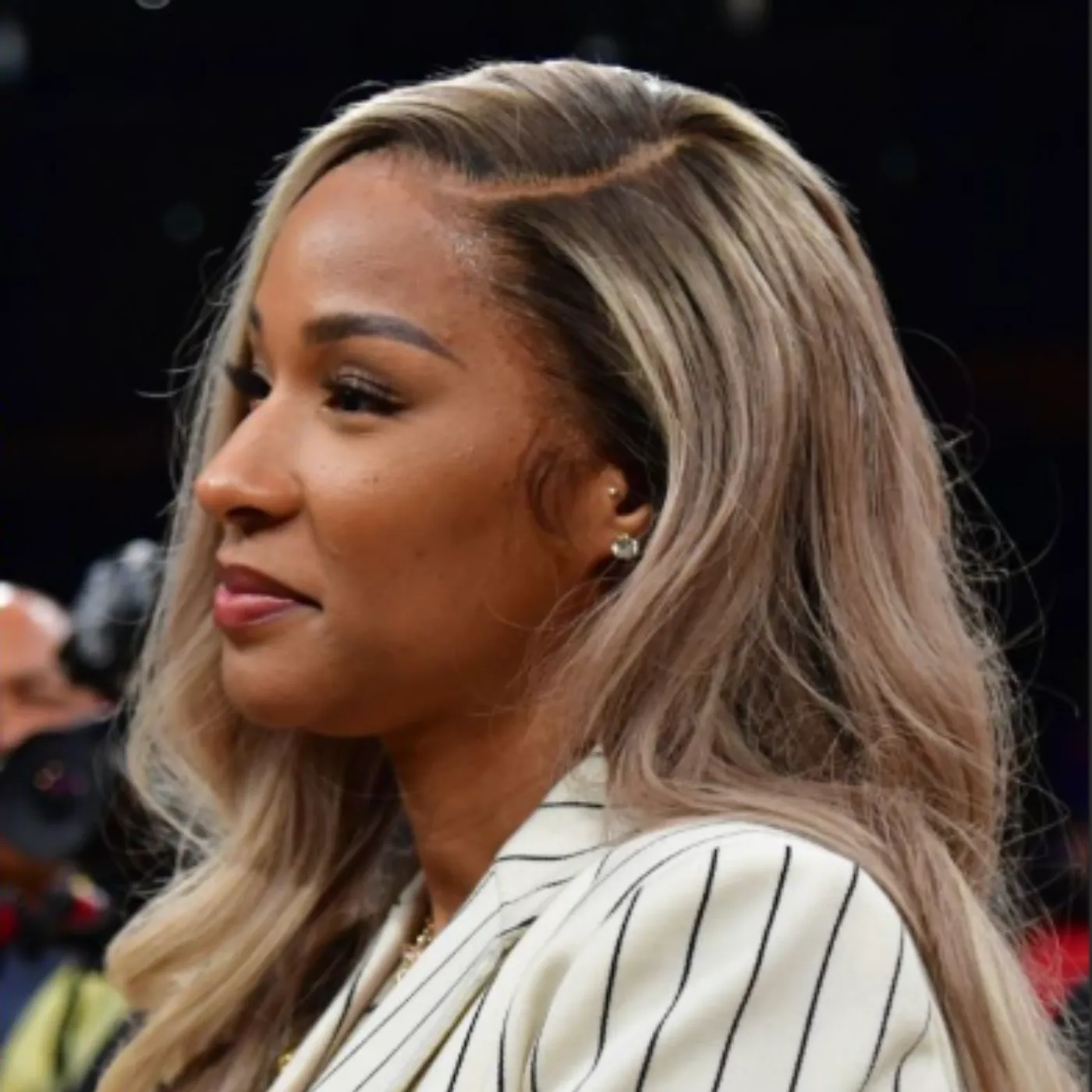 image_693cee46adcff LeBron James' wife unexpectedly reveals the secret love story that shook the entire NBA – never-before-revealed habits and secrets that will amaze you.