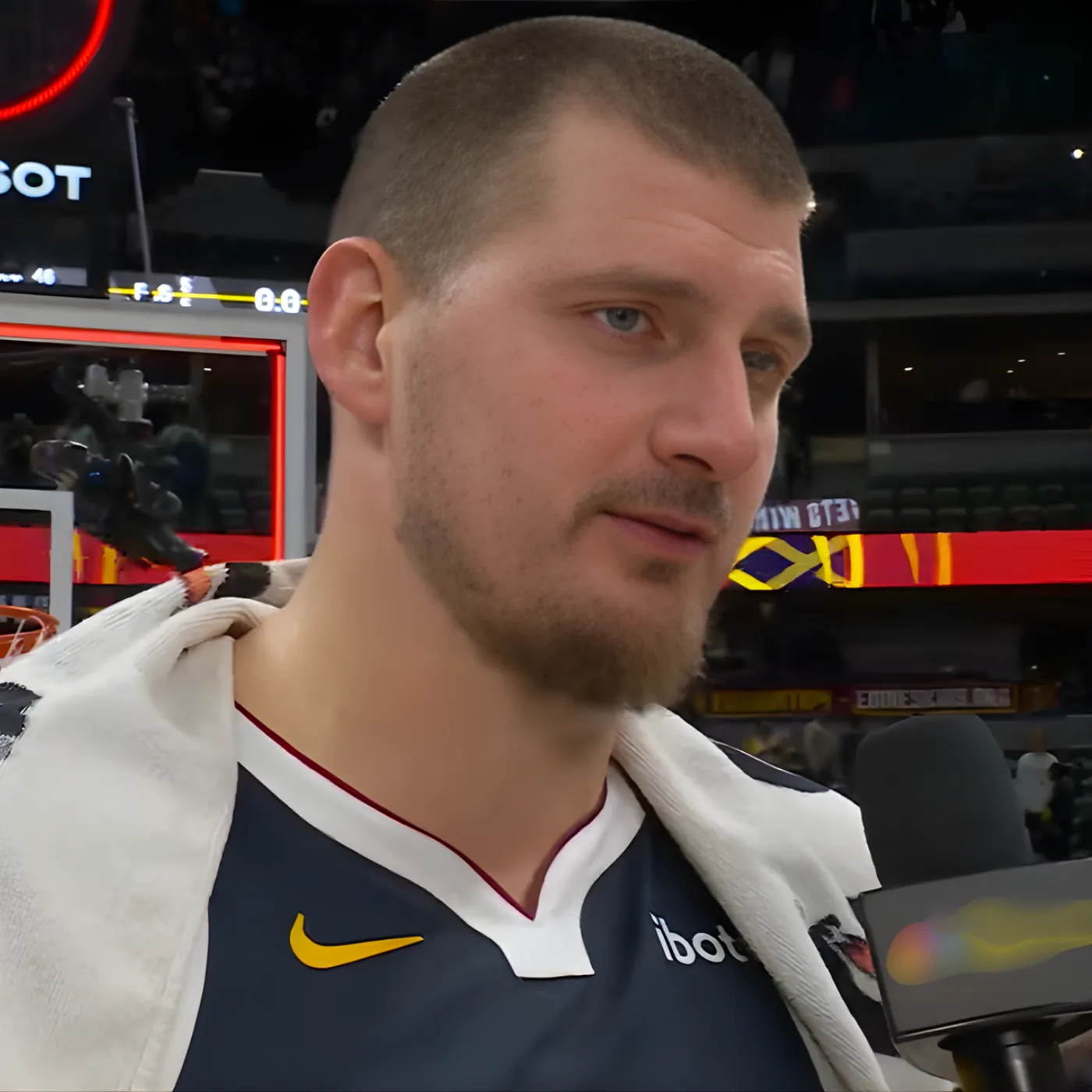 "Nikola Jokic, after being called for an unreasonable foul by the referee and forced to leave the court, made five statements immediately afterward that sent NBA fans into a frenzy." 23 "Nikola Jokic, after being called for an unreasonable foul by the referee and forced to leave the court, made five statements immediately afterward that sent NBA fans into a frenzy."