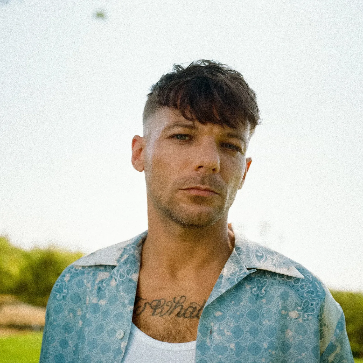 image_69a7c5f434909 Louis Tomlinson’s Comment About Harry Styles’ 2026 Look Sparked Instant Backlash — But Harry’s Measured Reply Turned Critics Into Supporters
