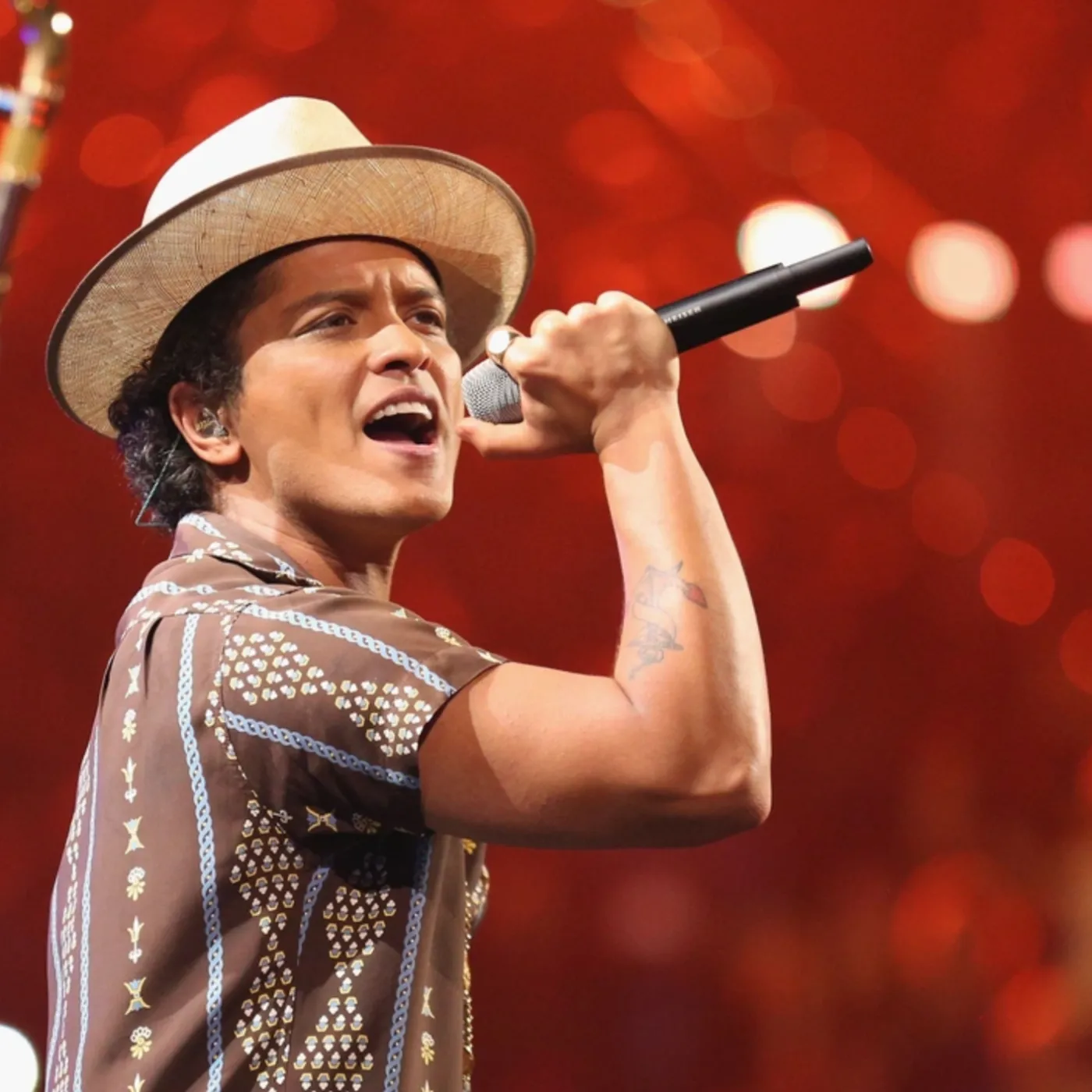 image_69a922b29a9e6 Variety Drops a Bombshell About Bruno Mars — A Secret Hidden for Years Is Finally Emerging and Fans Are Struggling to Process It.