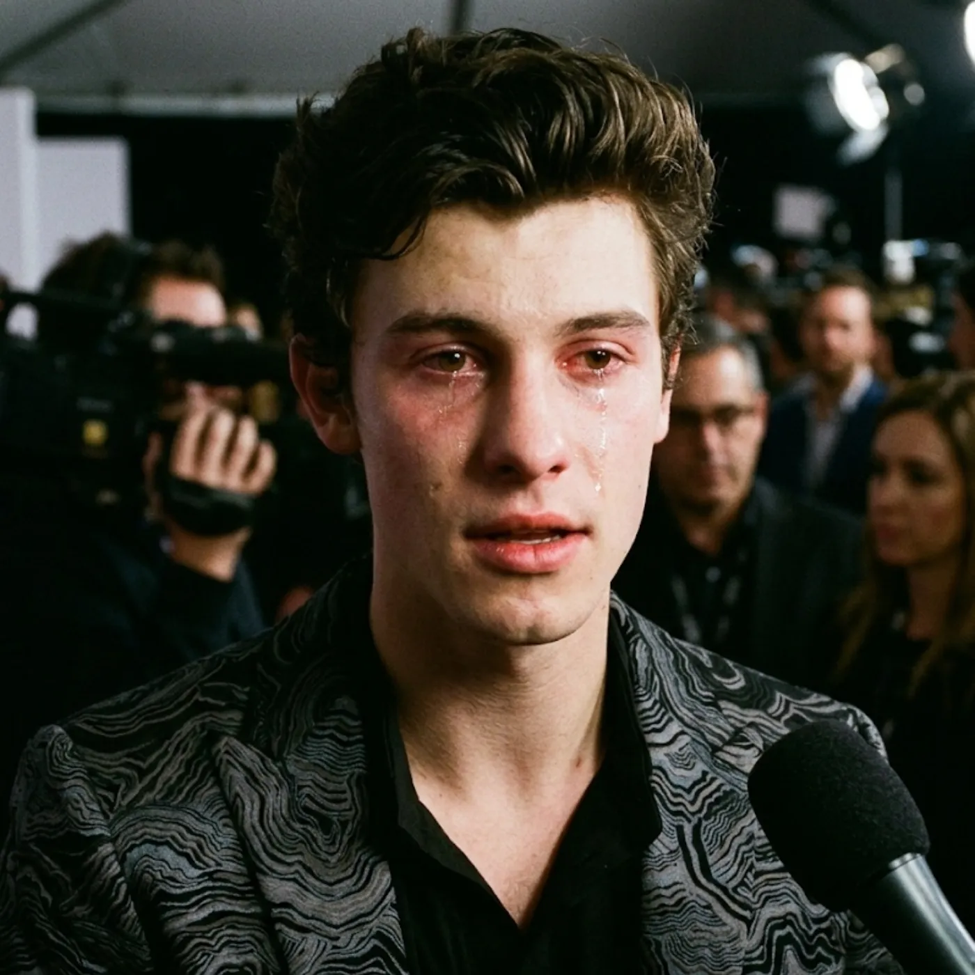 “Harry Styles and Zoë Kravitz were spotted holding hands on the streets of New York City, but what happened just seconds later reportedly left his girlfriend completely surprised and many nearby onlookers deeply moved.”