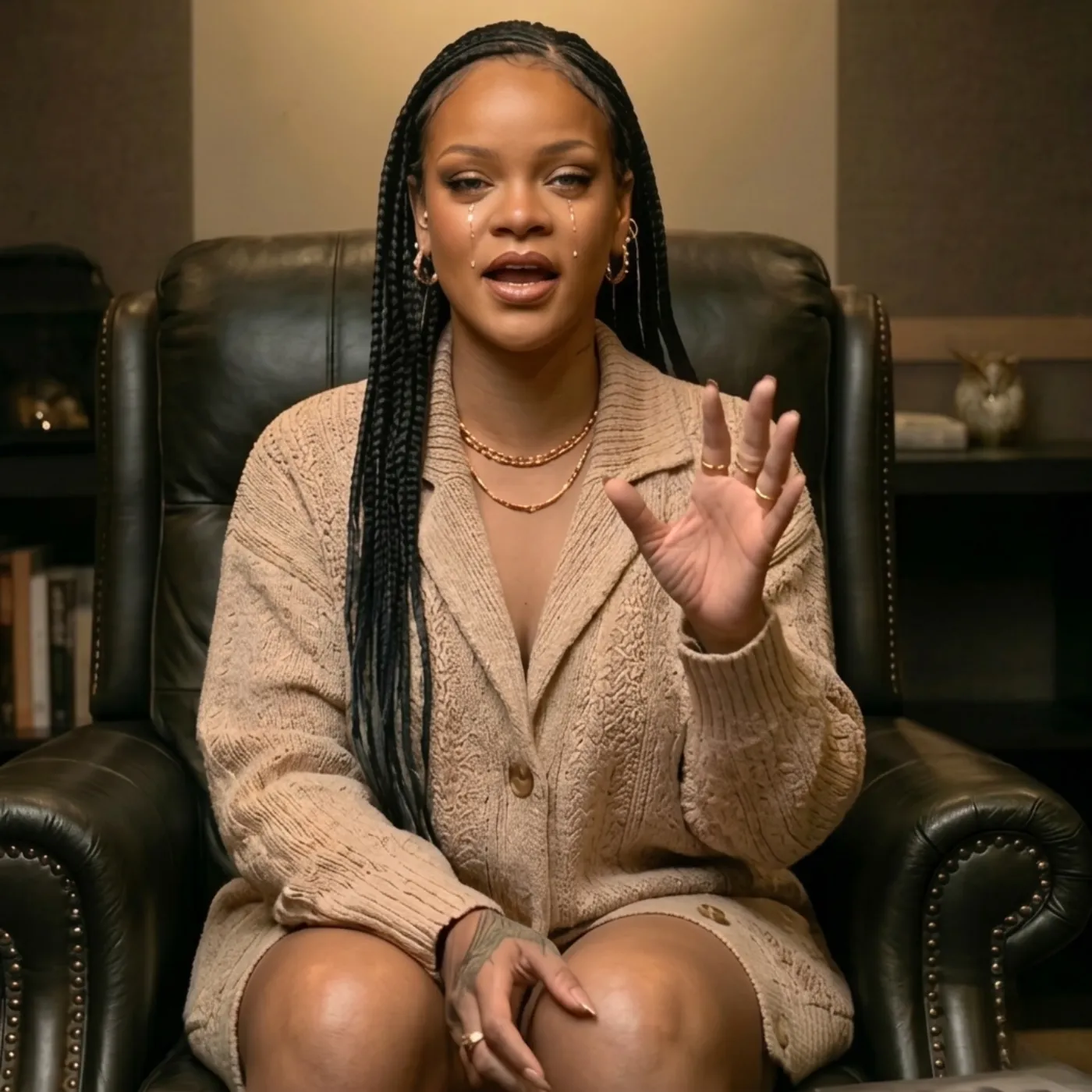 “I've Kept This Secret for Too Long…” - Why Rihanna Chose "Hair" Over Music and the Truth Behind the Mandatory Terms