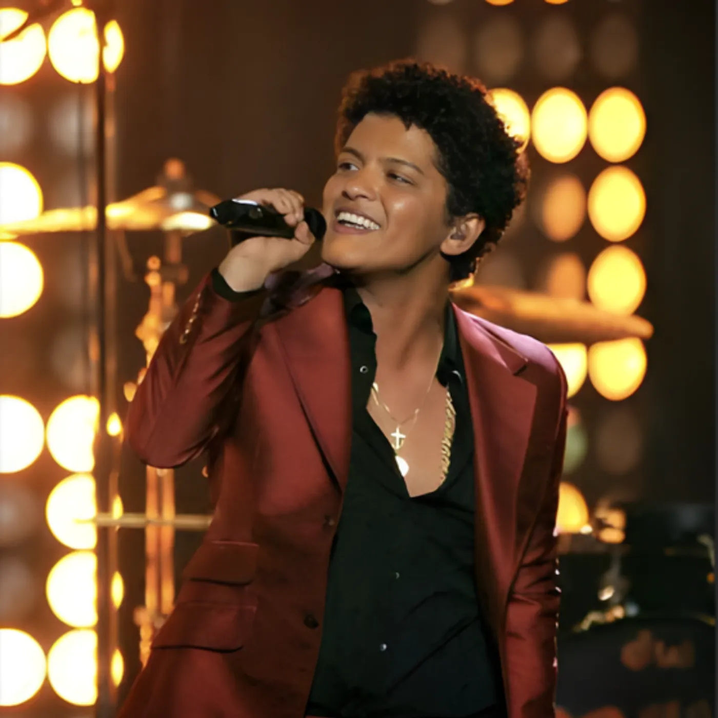 image_69b96b4b81c17 “She’s flat like a board” — Rosé faces harsh body shaming as backlash spreads, but Bruno Mars fires back with a shocking statement