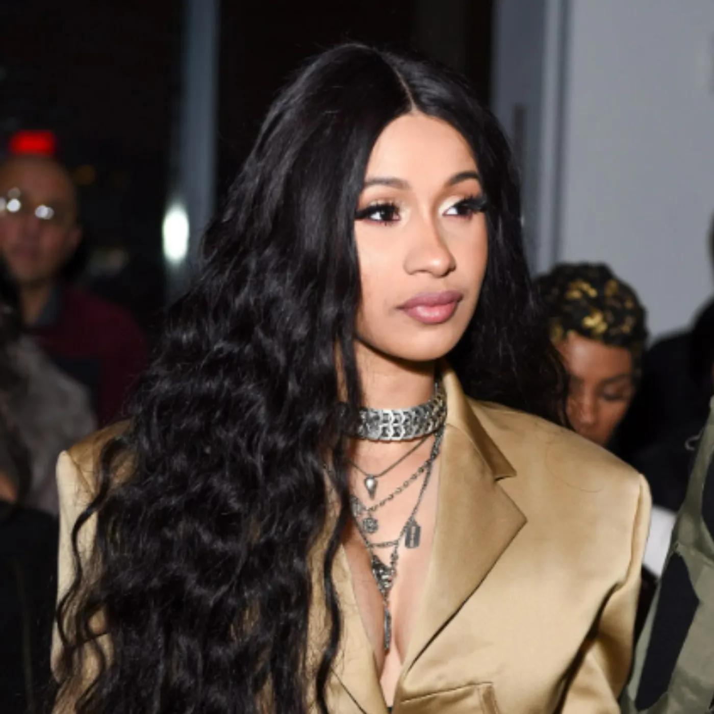 image_69bd841b78982 Cardi B reveals the secret behind her hair product and the unfair contract that limited her freedom for years.