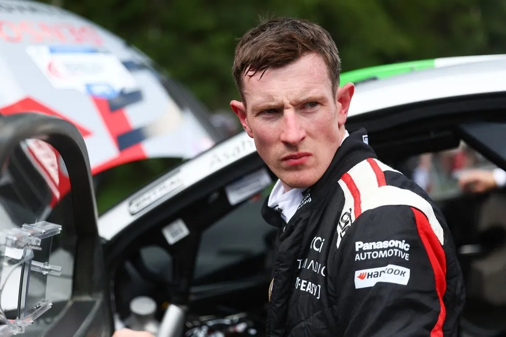 image_69f0b7b3defa5 Elfyn Evans’ wife breaks down in tears as she reveals the shocking truth about her husband’s condition after the disastrous Rally Isles Canarias race, where he was completely faking his death.