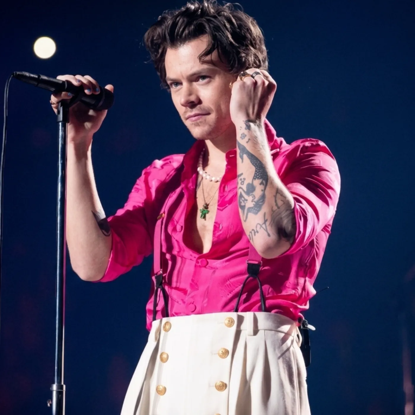 image_6a0bba233c12e "I have no say in the matter, things have spiraled out of control..." – Harry Styles unexpectedly uttered this helpless plea on stage during