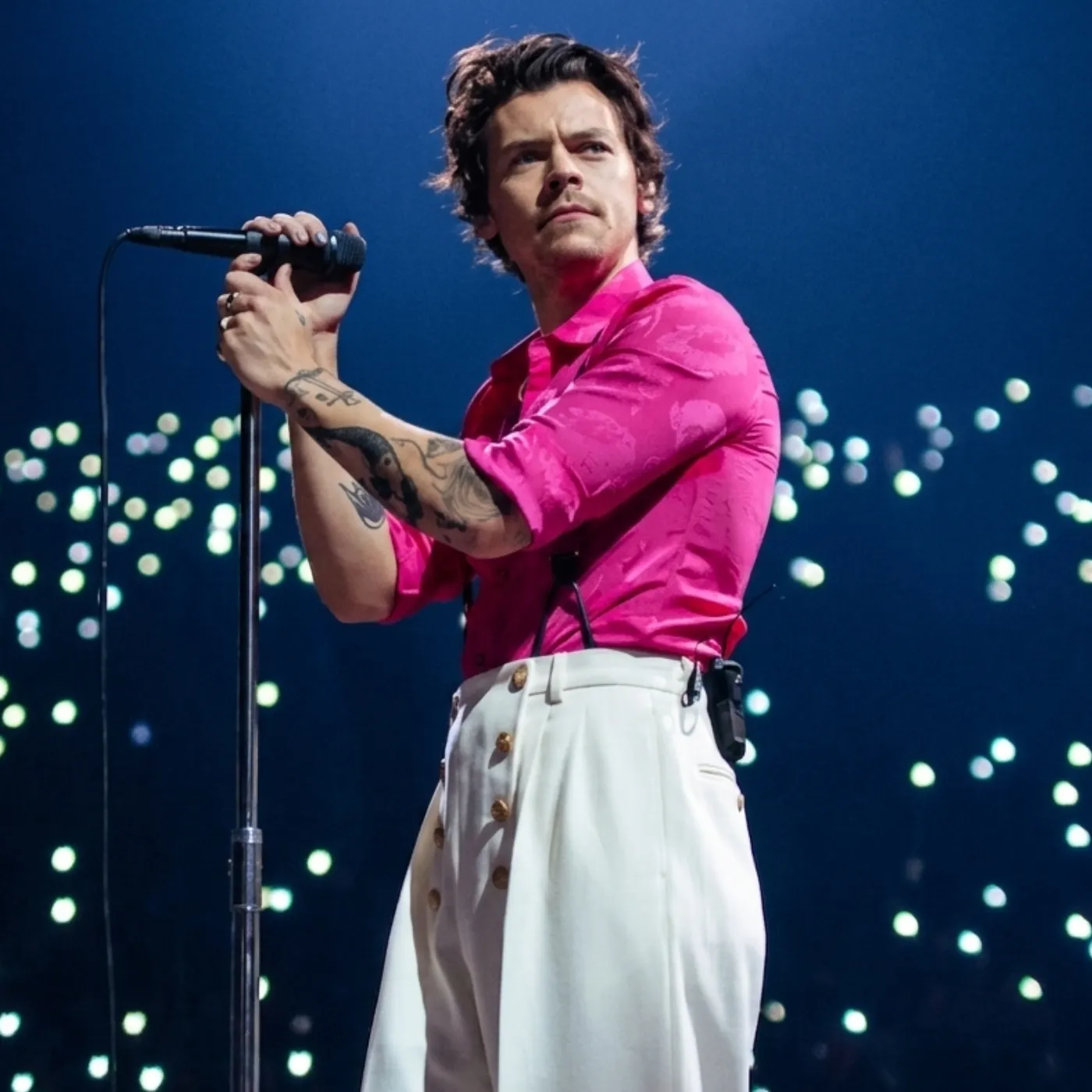 image_6a0bba23e3d62 "I have no say in the matter, things have spiraled out of control..." – Harry Styles unexpectedly uttered this helpless plea on stage during