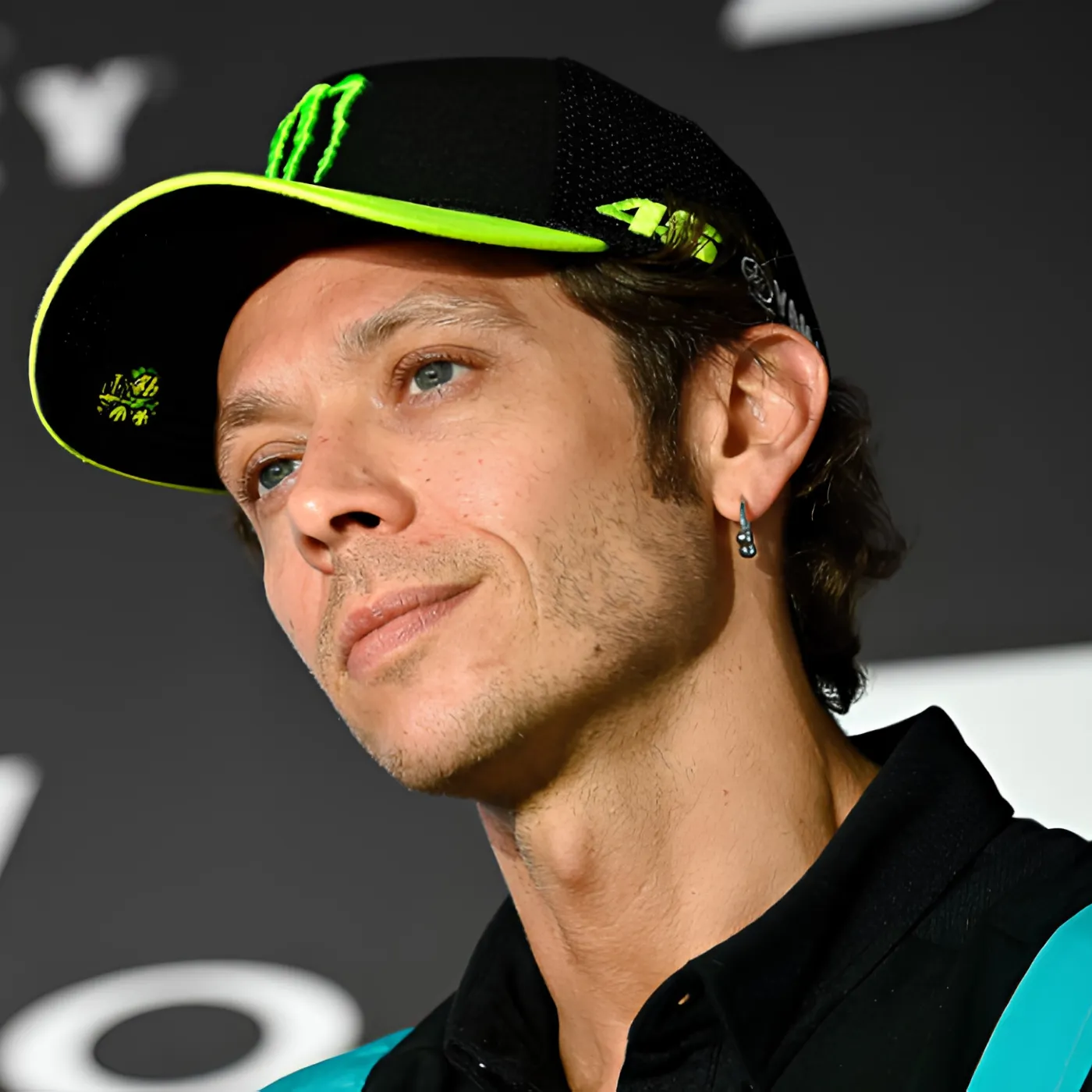 “IF I STAY SILENT, HE COULD LOSE EVERYTHING…” — Valentino Rossi defends Francesco Bagnaia, revealing a secret deal shaking MotoGP. 23 “IF I STAY SILENT, HE COULD LOSE EVERYTHING…” — Valentino Rossi defends Francesco Bagnaia, revealing a secret deal shaking MotoGP.