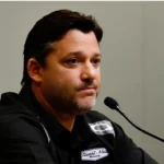Tony Stewart’s Choked-Up Revelation: The Loneliness Hidden Behind Kyle Busch’s Arrogance