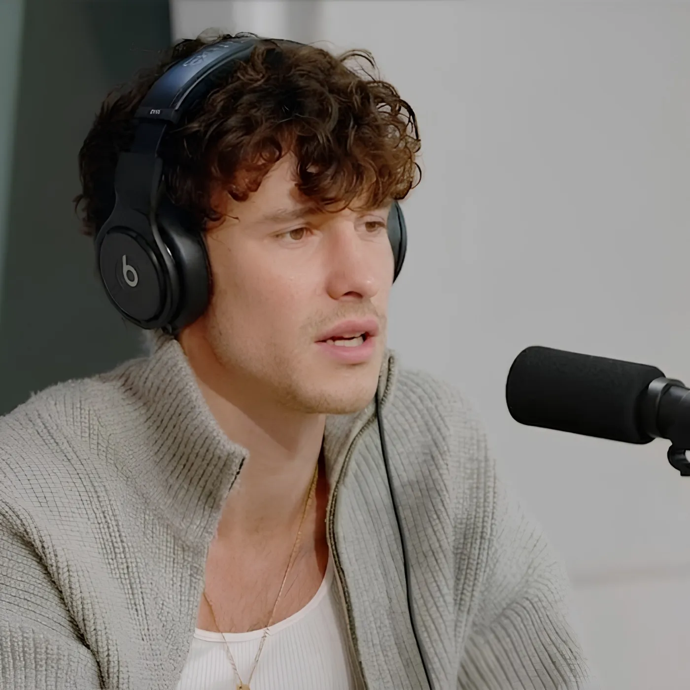 Shawn Mendes Reveals His Secret Affair and the Real Reason for His Relationship with Bruna Marquezine
